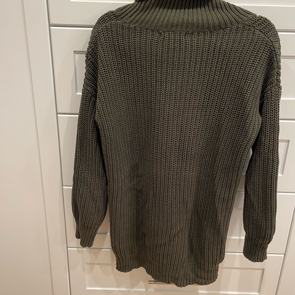 Joe Fresh Turtleneck - Picture 3 of 3